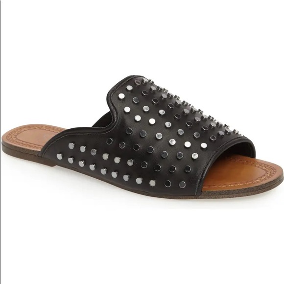 Kloe Studded Slide Sandal
JESSICA SIMPSON - Picture 2 of 5